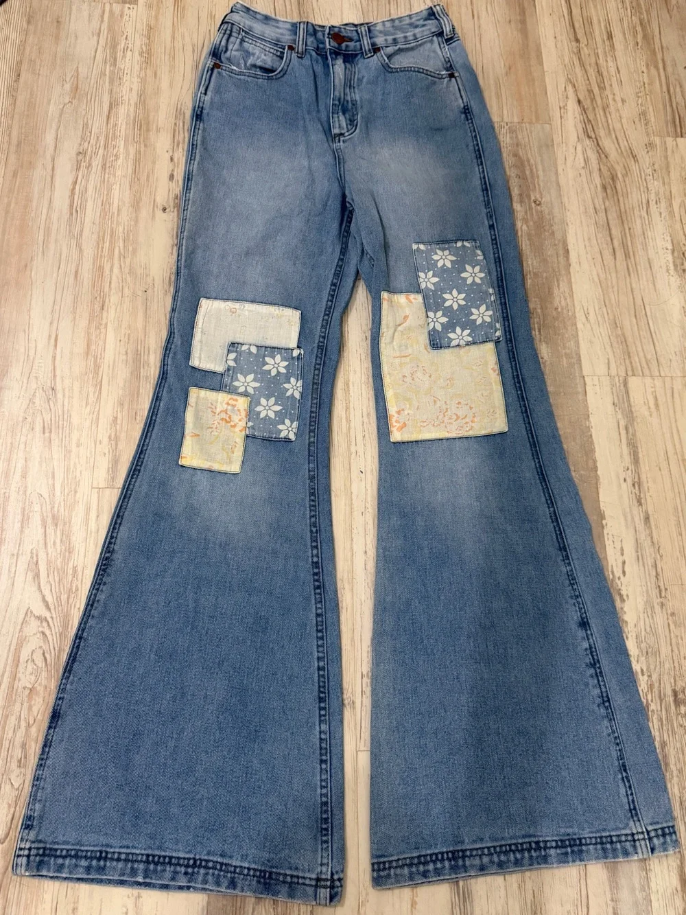 Billabong Wrangler Women's Blue Denim Patchwork Flared Jeans Pockets 27 - Picture 1 of 12